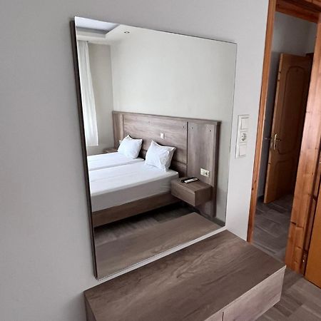 Hotel Filoxenia 尼欧波洛伊 外观 照片