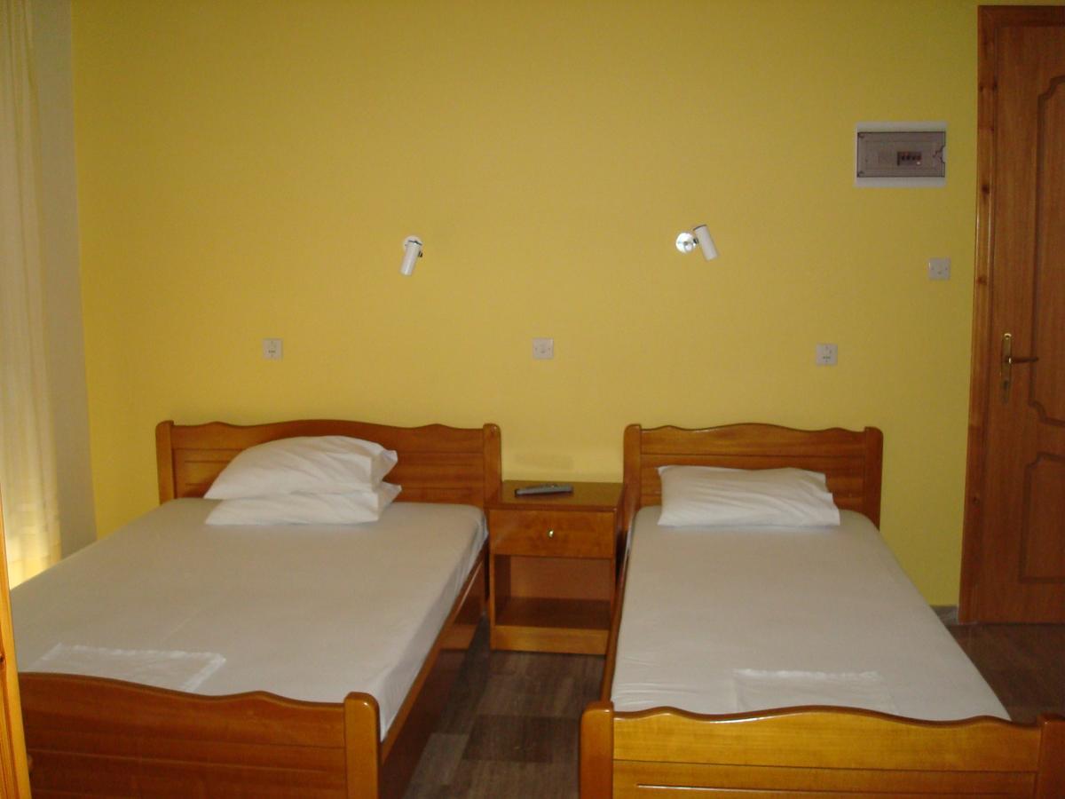 Hotel Filoxenia 尼欧波洛伊 外观 照片